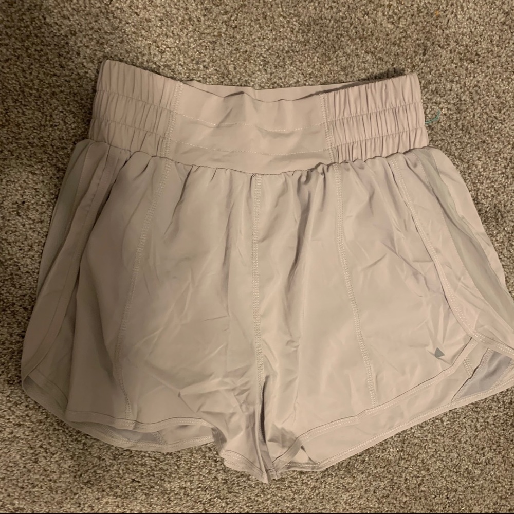 Balance Athletica Breeze shorts